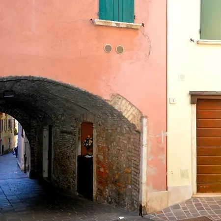Desenzano Holidays * デセンツァーノ・デル・ガルダ